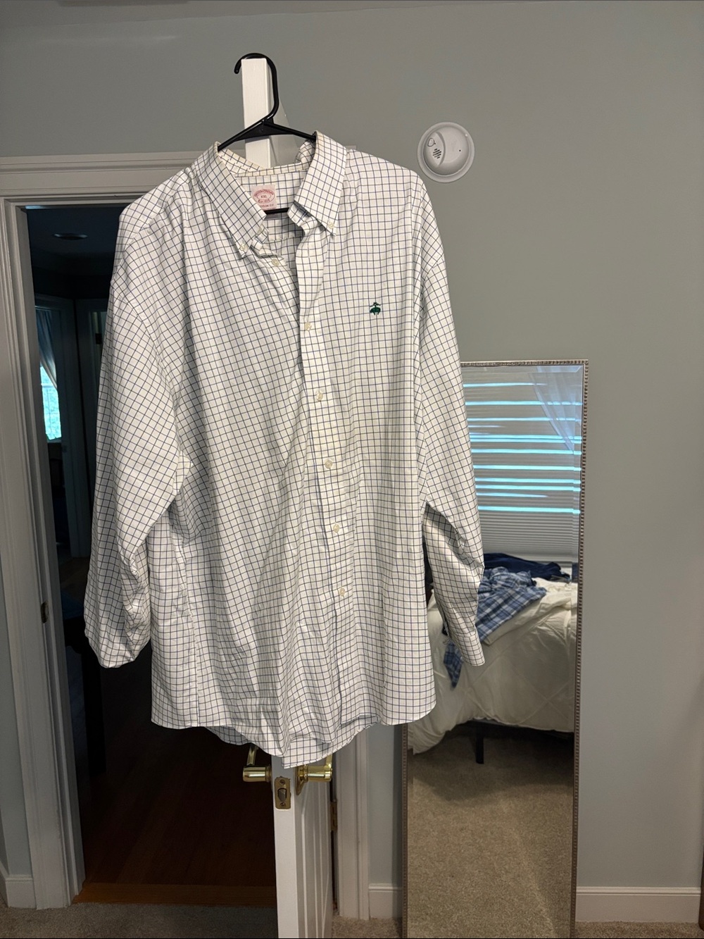 Men's White Windowpane Button-Down Shirt with Navy Check

Brooks Brothers